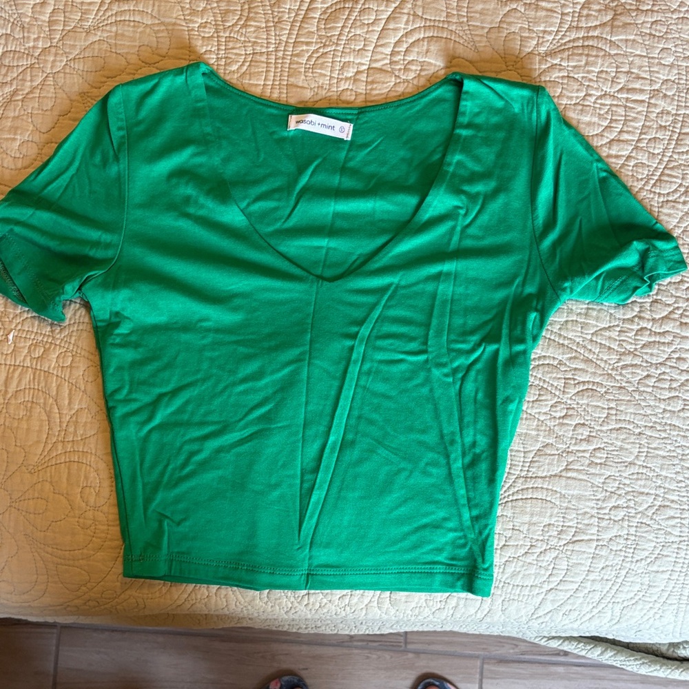NWOT Wasabi & Mint Vibrant Green V-Neck Crop Top